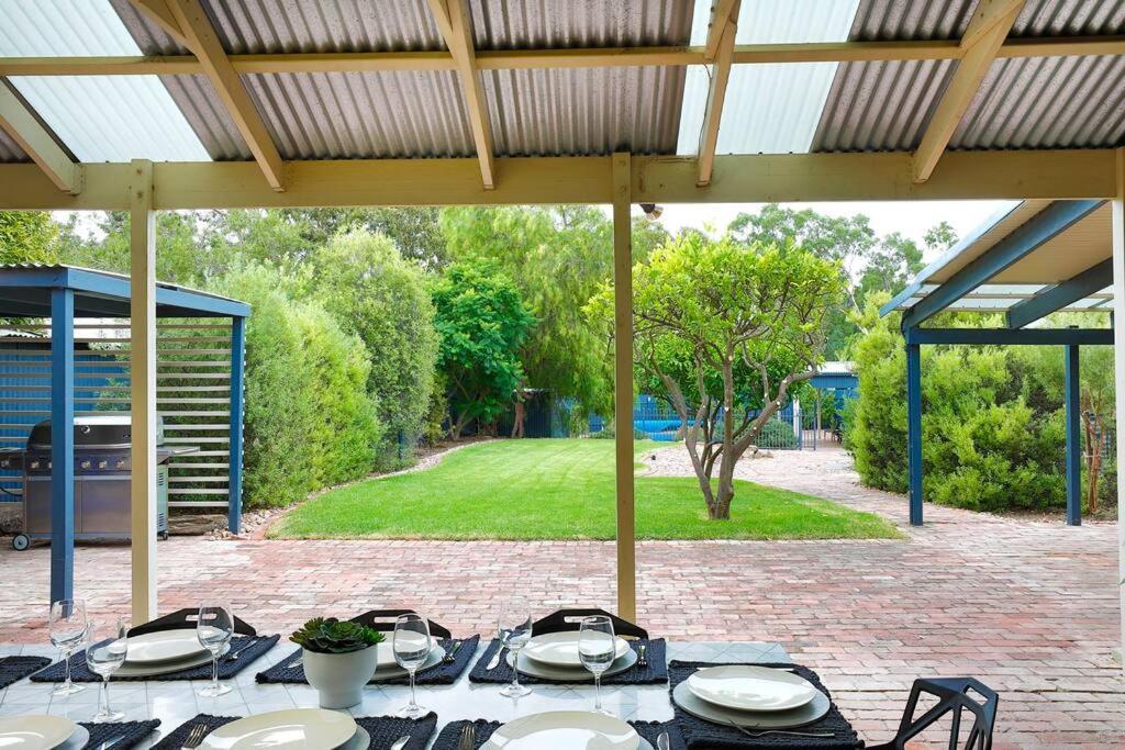Willunga Cottage- Sleeps 6 Pool Экстерьер фото